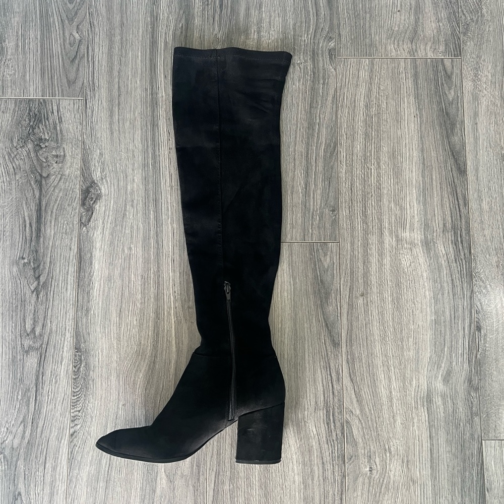 Steve Madden Jacey knee high boots - Size 9 Suede